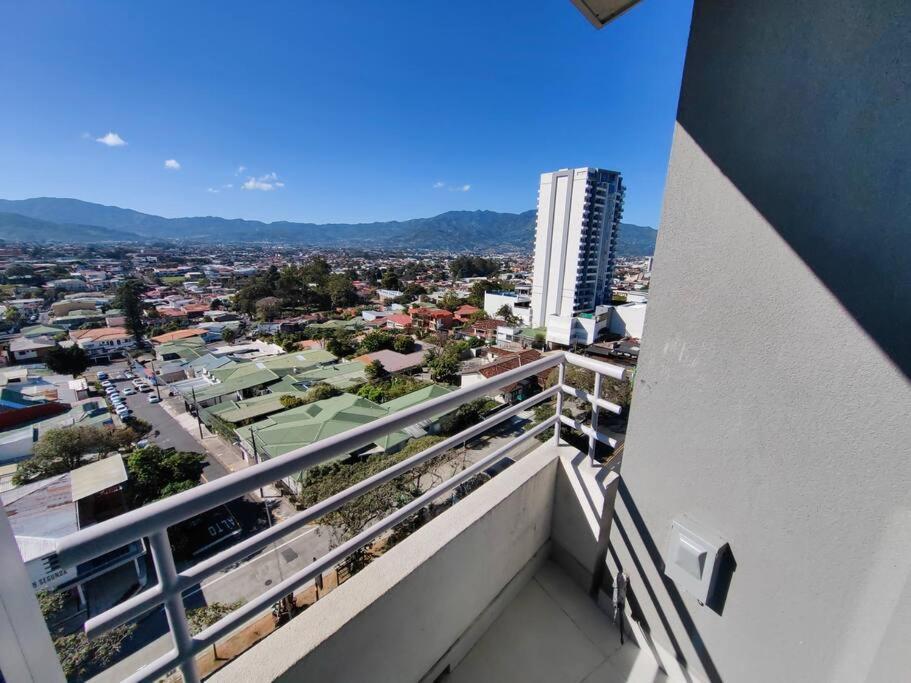 1001 Torres Yoses Con A/c Y Parqueo Full Equipado *